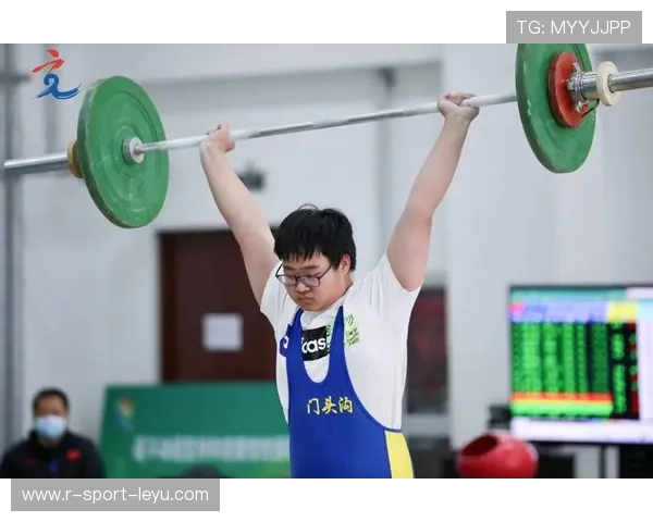 举重学院完善青少年训练与学业融合方案，青年举重比赛