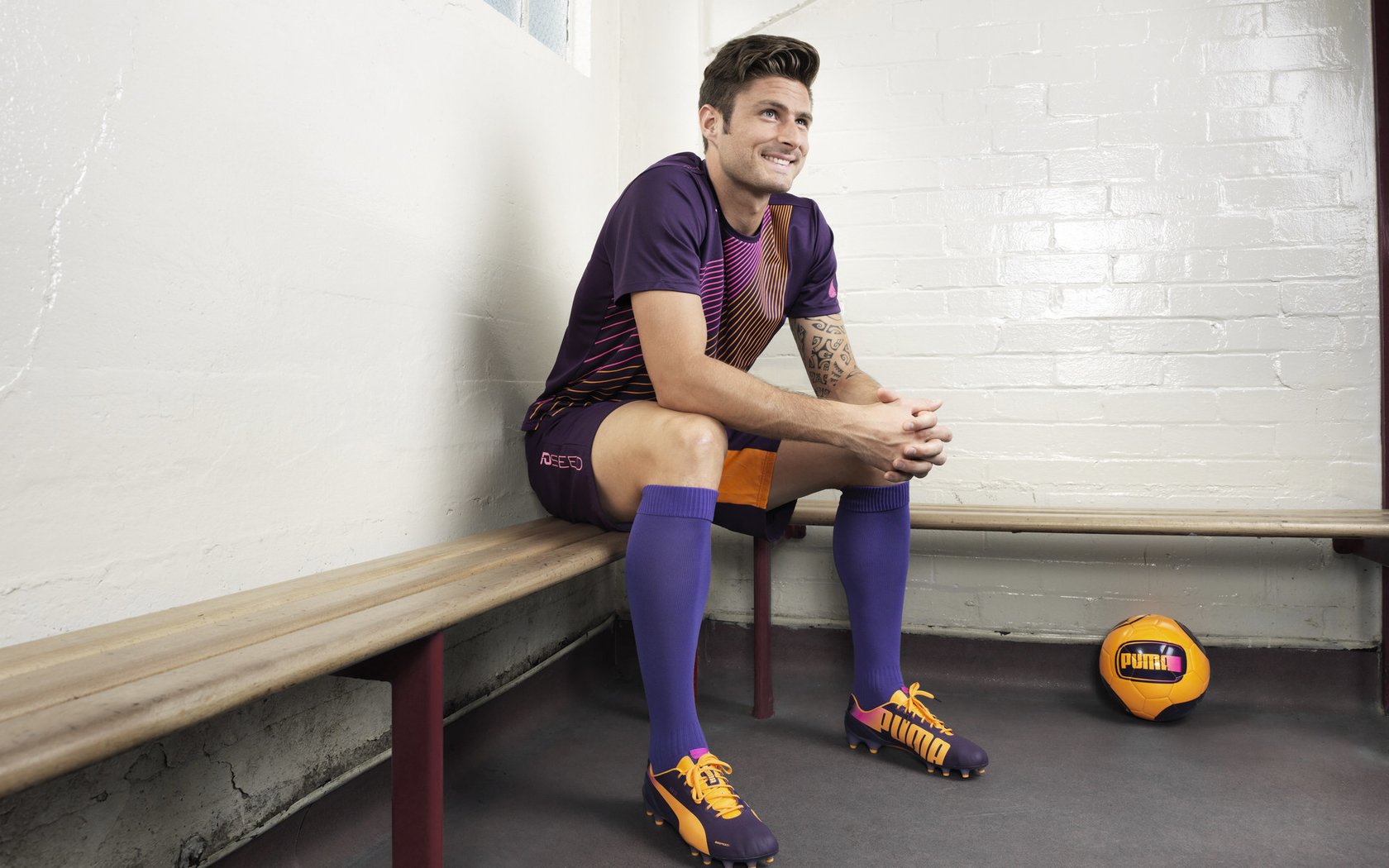 乐鱼体育官网下载-国家队试点多语言战术指令适应国际交流需求