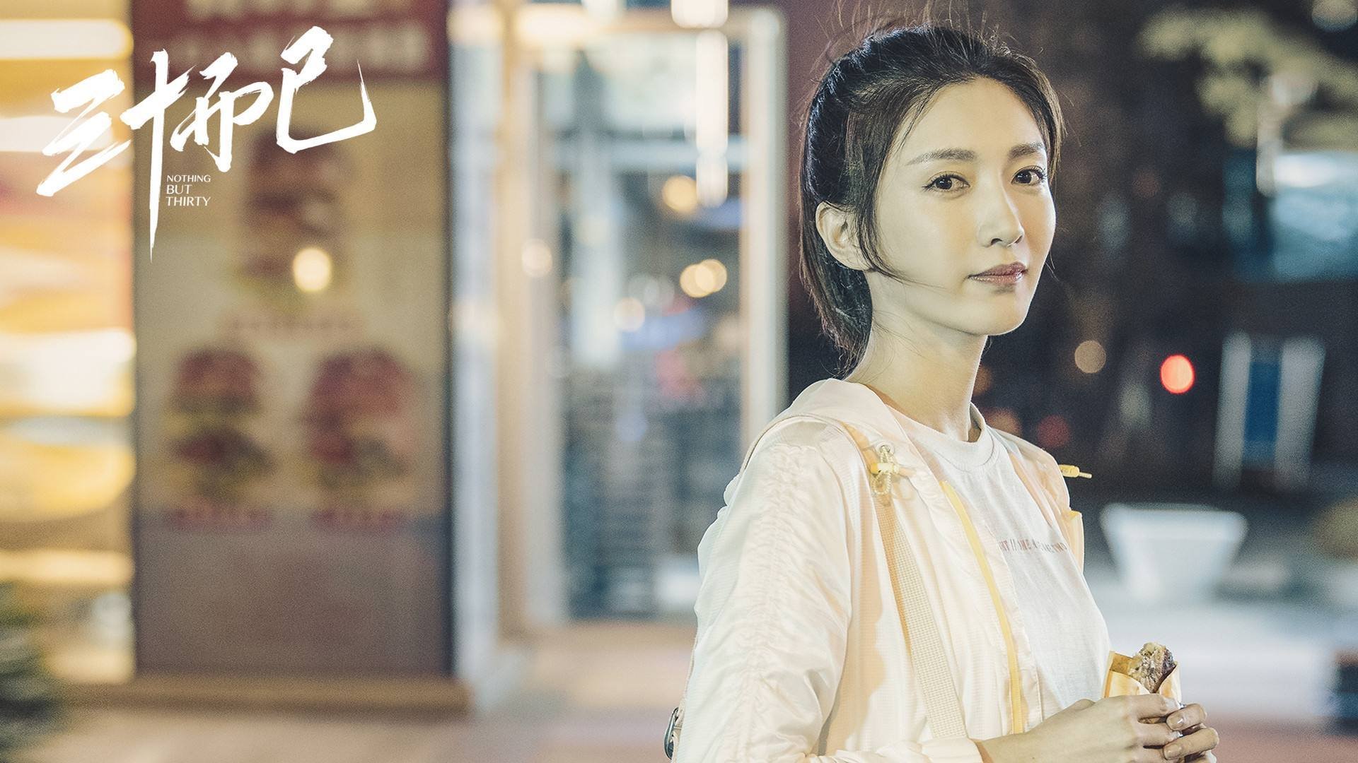 乐鱼体育网址-字母哥快速转身突破直插篮下完成暴扣，字母哥进nba